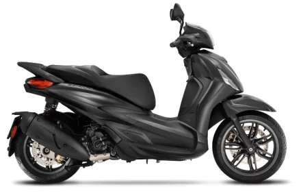 Beverly 300 Deep Black E5 MY23 (EU)