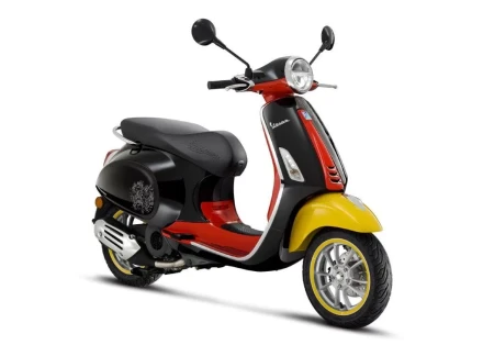 Vespa Primavera 125 Mickey Mouse (JP, KR, VN)